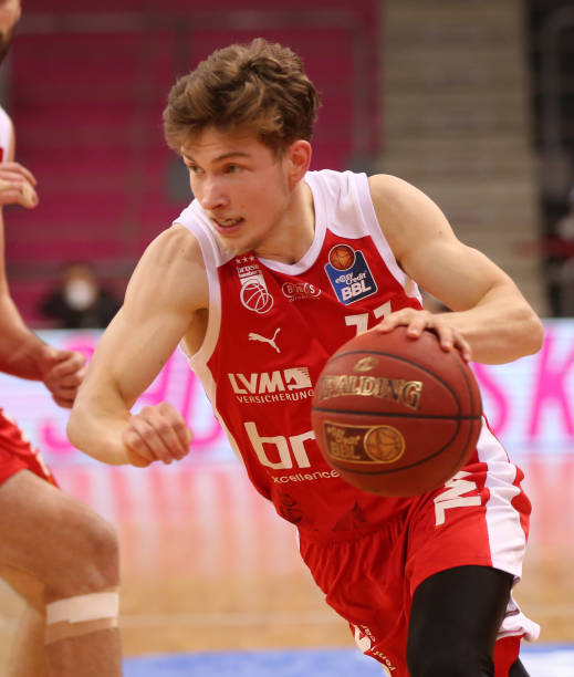 为球队中坚 为球队中坚