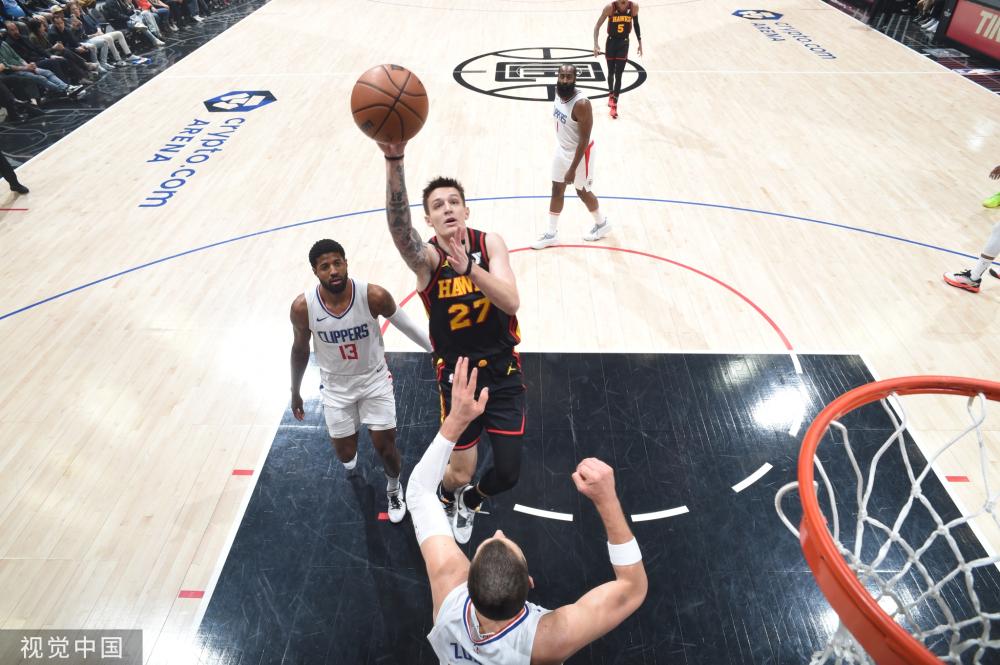 用举足轻重 用举足轻重