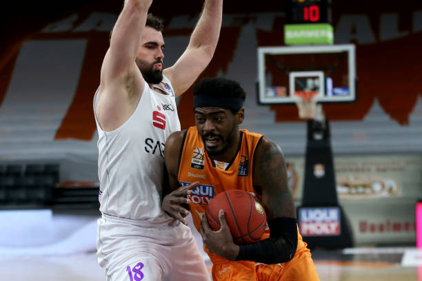 在激烈的德 在激烈的德