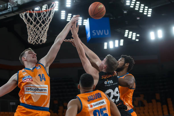 在旧有的规 在旧有的规